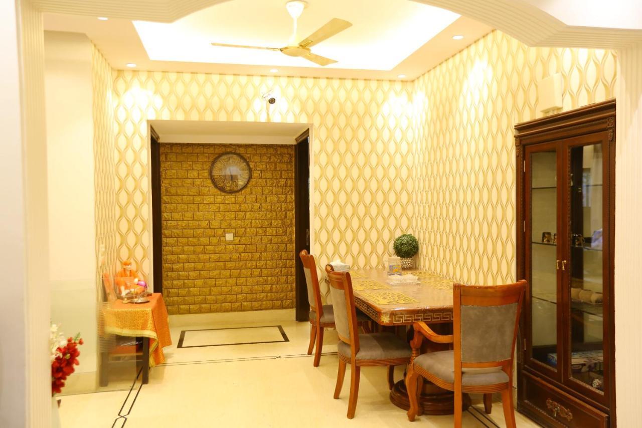 新德里 Jr Residency酒店 外观 照片